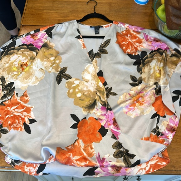 Large INC International Concepts crisscross grey blouse - Picture 6 of 6